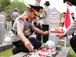 Jelang HUT Bhayangkara Ke-78, Jajaran Mabes Polri Ziarah ke TMP Kalibata