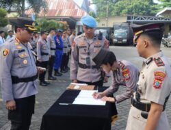 Kapolresta Manado Kombes Pol Julianto Sirait Pimpin Upacara Serah Terima Jabatan di Lingkungan Polresta Manado 