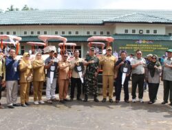 Dandim 0430/BA Bersama Pj Bupati Banyuasin Serahkan 42 Unit TR4 Dari Kementan ke Poktan