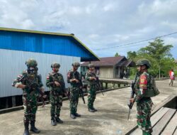 Gelar Jumat Berkah, Satgas 141/AYJP Berbagi Makanan Bergizi dan Bantuan untuk Pembangunan Gereja