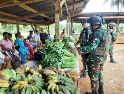 Mendukung Perekonomian Warga di Perbatasan, Satgas Yonif 144/JY Belanja Hasil Pertanian Warga