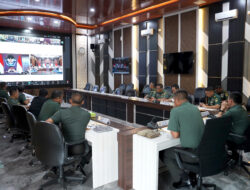 Pangdam II/Sriwijaya Ikuti Vicon Rakor Tingkat Menteri Peluncuran Desk Koordinasi Penanganan Karhutla dan Perlindungan PMI