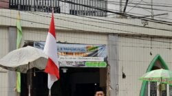 Perjuangan Tanpa Lelah Petugas Jaga Celengan: Menadah Derma Para Dermawan Demi Pembangunan Masjid Maradekaya