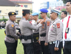 Kapolres Banyuasin dan Jajaran Satpol Airud Mendapat Penghargaan Pin Emas Dari Kapolda Sumsel