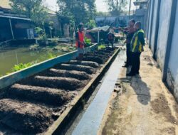 WBP Lapas Banjarmasin Buat Gulutan Tanah Untuk Penanaman Cabai