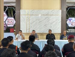 Kalapas Narkotika Karang Intan Pimpin Briefing Regu Pengamanan Malam Hari