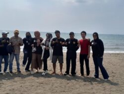Kebersamaan Satlinmas Kecamatan Makassar Terjalin dalam Nuansa Arisan Anggota di Tanjung Bayang