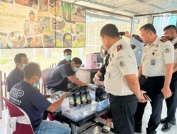 Kakanwil Ditjenpas Kalsel Apresiasi Teh Mint Laskarin Karya Warga Binaan Lapas Narkotika Karang Intan