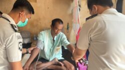 Dokter dan Petugas Kesehatan Lapas Narkotika Karang Intan Sambangi Warga Binaan di Blok Hunian