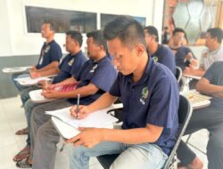 Petugas dan Warga Binaan Lapas Narkotika Karang Intan Ikuti Kuliah Manajemen SDM Bersama STIMI Banjarmasin